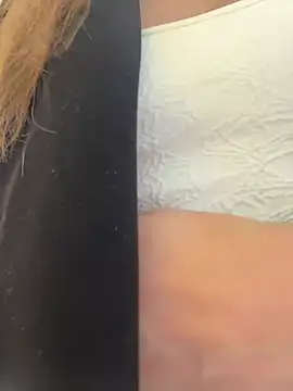 Olivia_Jemison - Pinch my nipples in PUBLIC