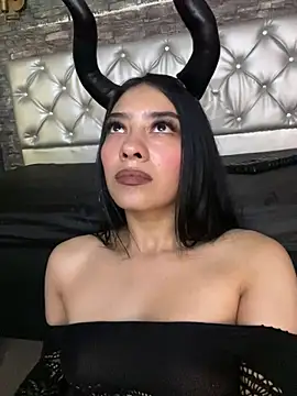 TayylorSexx - style doggy + 2 fingers in pussy