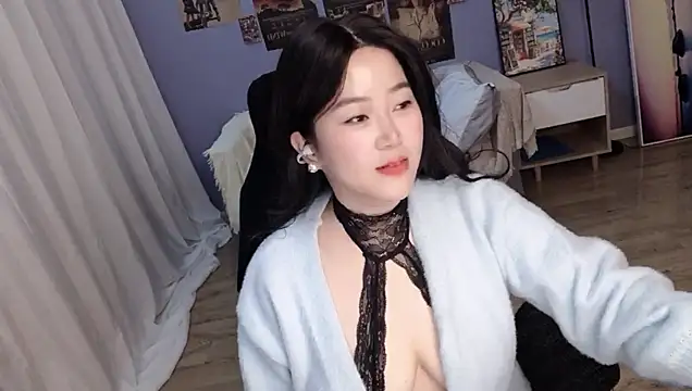 Xiaoai_007 - 半脱内内打屁股10下