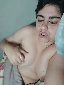 CherryRabitt - Me saco remera 🥵😈