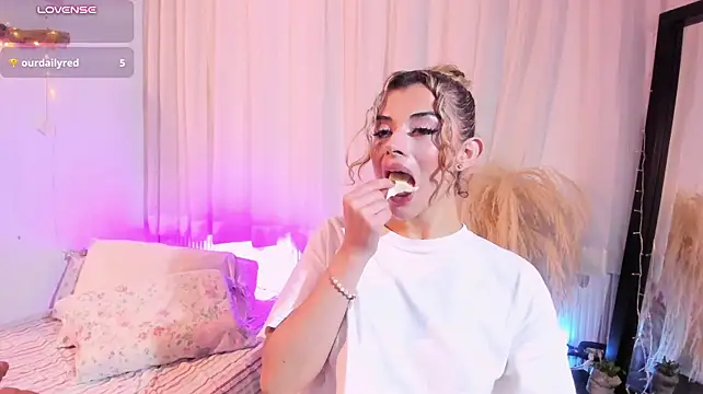 ScarlettBlair1 - Camel Toe + oil+ spank ass