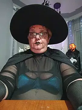 Diosacurvy1984 - Desnudame