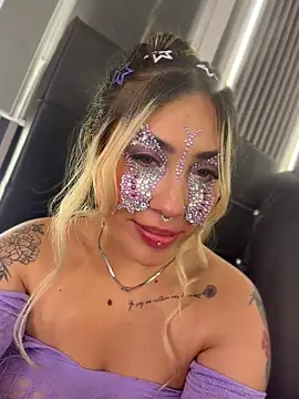 ManuelaVeeleez - rub dildo in pussy