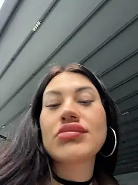 Wet__Bunny - Fingering pussy public*last tip 🎁