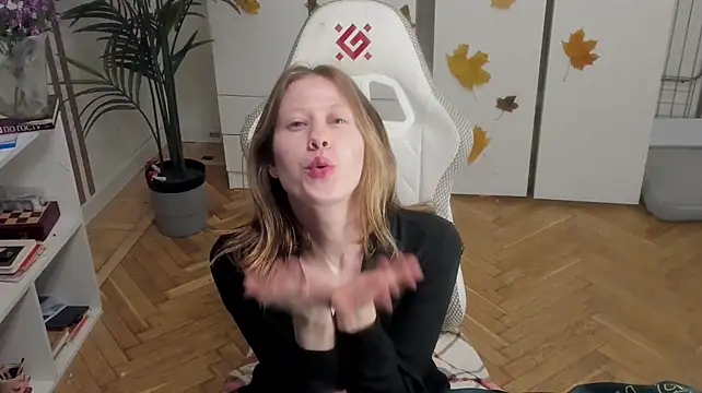 Silly__Milly - play oil tts