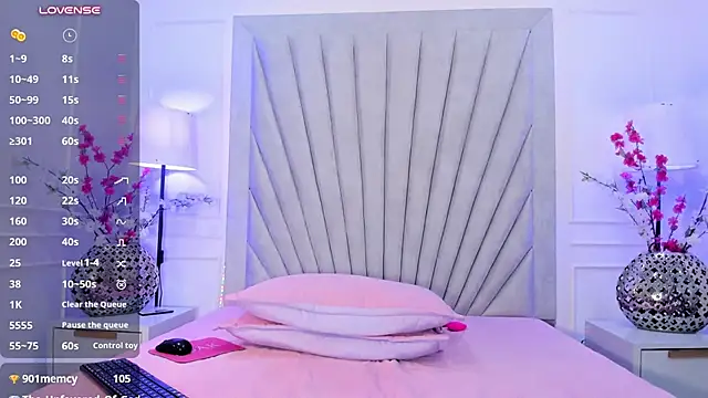 Evaa_Martinez - Grab legs