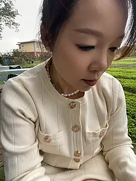 Si-si-love - 找男人用假阳具抽插我