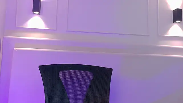 NaomiKlarc