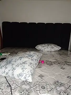 Angerichard - twerking squirting riding dildo