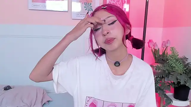 Venus_Rouge - Doggy style + rub ass🍑