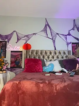 Scarletthornyx