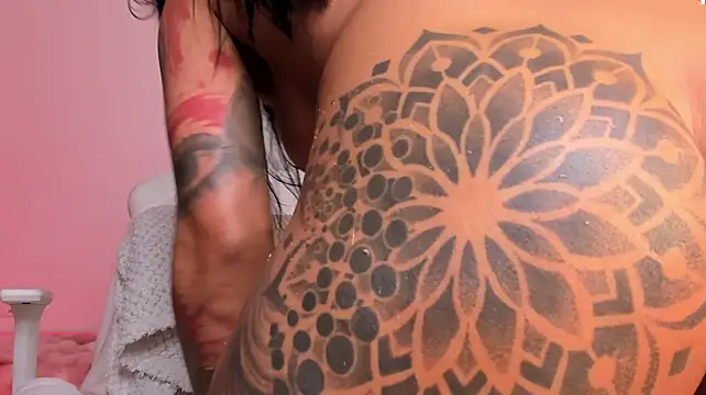 AnyssyaHot - squirt show