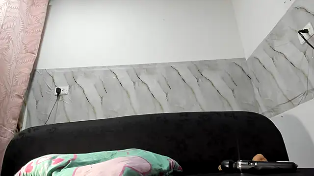 Amberrprincess - Control of my home for 5 minutes