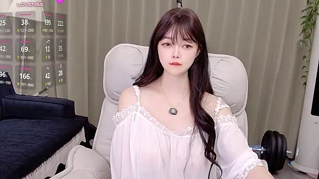 Uikyy1 - 大师和我说，我会为情所困，我一直以为是爱情，没想到是行情