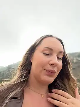Mona_Plus - 💦Squirt under table McDonald💦LT🎁