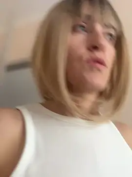 Mystical_Elenn - Striptease is public🫦🐰💦🥵😈🔥🎉🥵