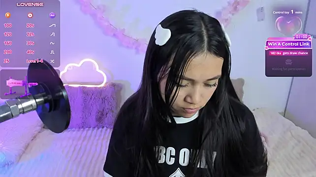 Pauline_golden1 - SHOW BOOBS