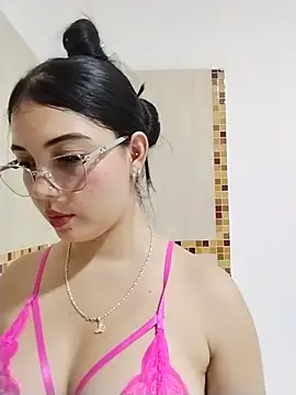 Julianne_valerin - BOOBS MILK