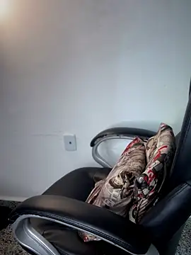 _Bella_7 - FINGERS INSIDE UNTIL YOU FUCK ME
