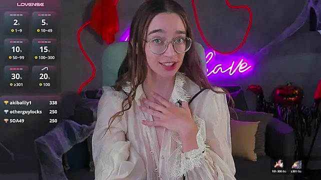 Lucy_Green - masturbation in panties 3 minutes