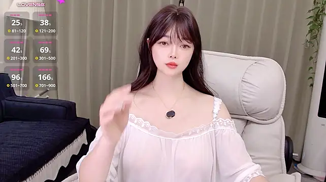 Uikyy1 - 大师和我说，我会为情所困，我一直以为是爱情，没想到是行情