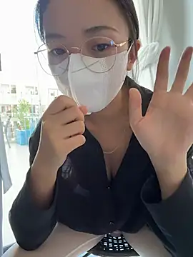 Richuan - 开门裸上身，旁边住户会不会看到