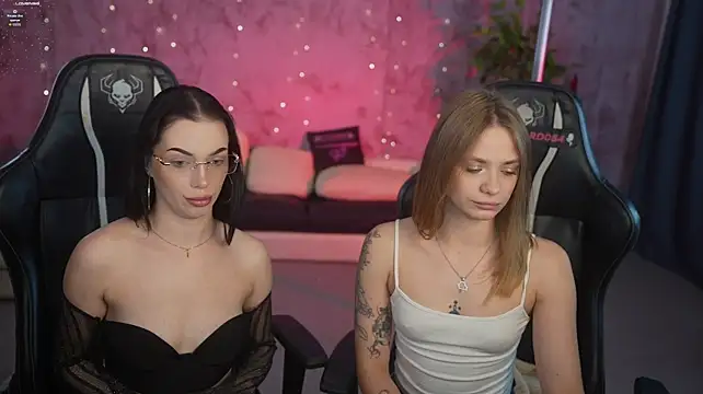 Angy_Netal - show tits 2 girls