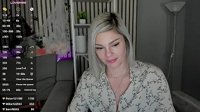 Betty_Brock - lick a dildo