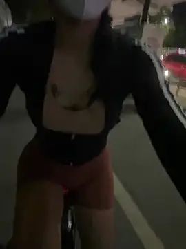 HoneyNana2000 - Cut off lenggins show pusy🤭💦💦💦