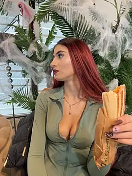 VixenRosse - Cameltoe & tease pussy