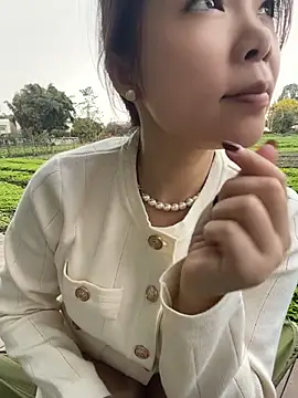 Si-si-love - 找男人用假阳具抽插我