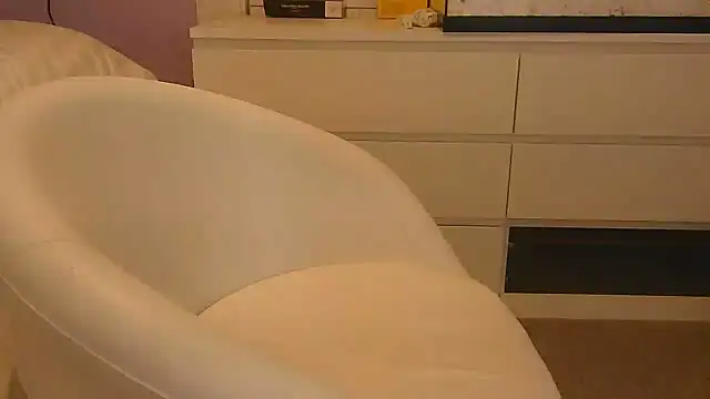 Scarlett_lace1 - pay rent