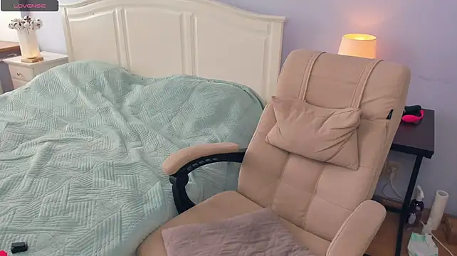 LavenderMitten - twist and pull my nipples