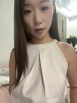 Clover-girl - 裸上半身5分钟，免费要求不做