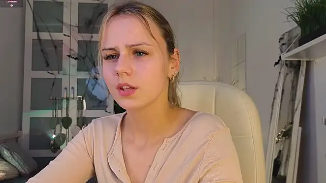 WendyDolie - Camel toe