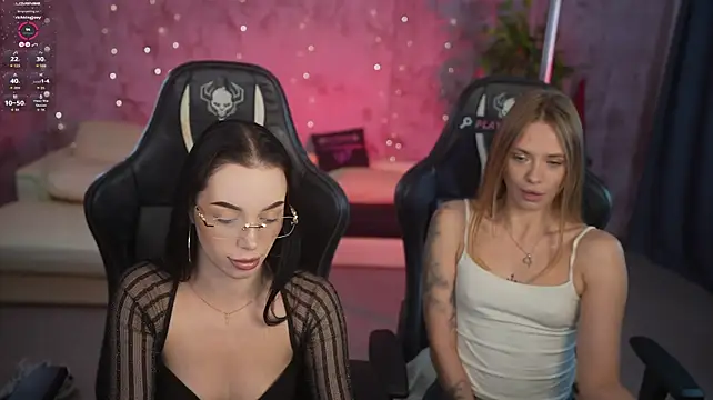 Angy_Netal - show tits 2 girls