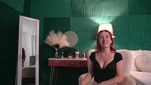 HaileyMoonn - 10 butt spanks