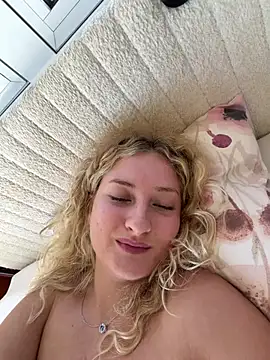 MileySummer - Doggy naked 2 min