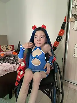 MiniSophiaa - Full naked 10min