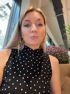 Crazy-Rosa - Hi guys 💋play with me