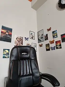 Pinky-2 - Oiling My Sexy Pussy Hole