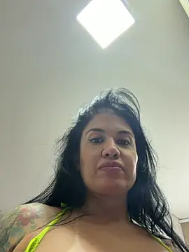Priscilamt - Ficar de quatro batendo siririca por 2 m