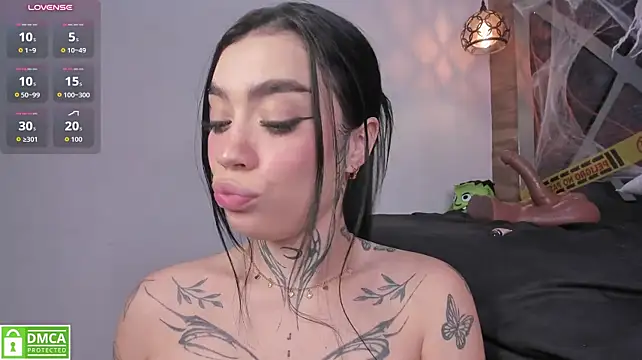 Scarlet__Jones_