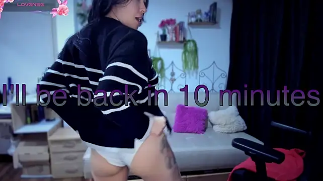 Lunlunera - Undress me and make me yours