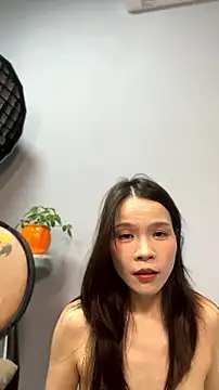 Gugu-_a - 生理期，暂停一切入骚逼动作。完成任务，跳诱人骚舞。