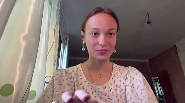BrittanyLebowitz - lick lips
