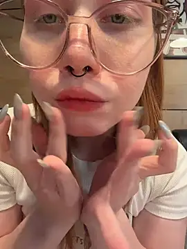 SlavicCandy - LICK 2 FINGERS + STICK INTO PUSSY