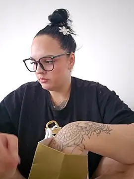 JUJUICY- - Play with nipples + 2 videos
