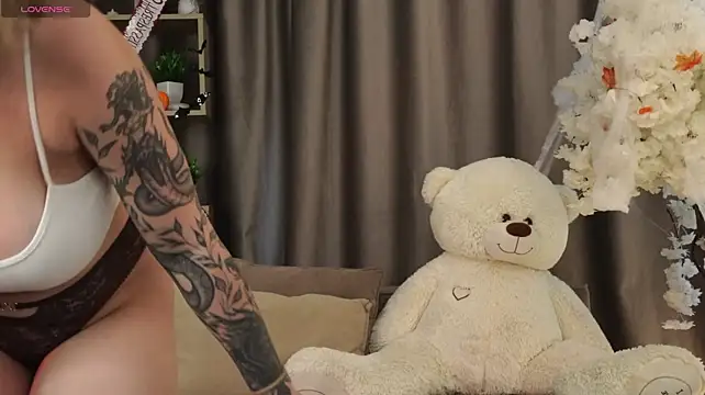 JessRosen - doggy pose and twerk my booty