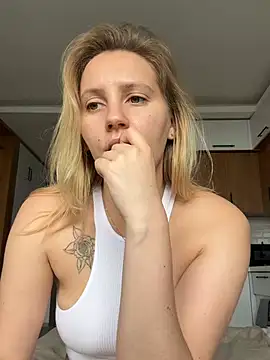 Ann_first_kiss - boobs masaage